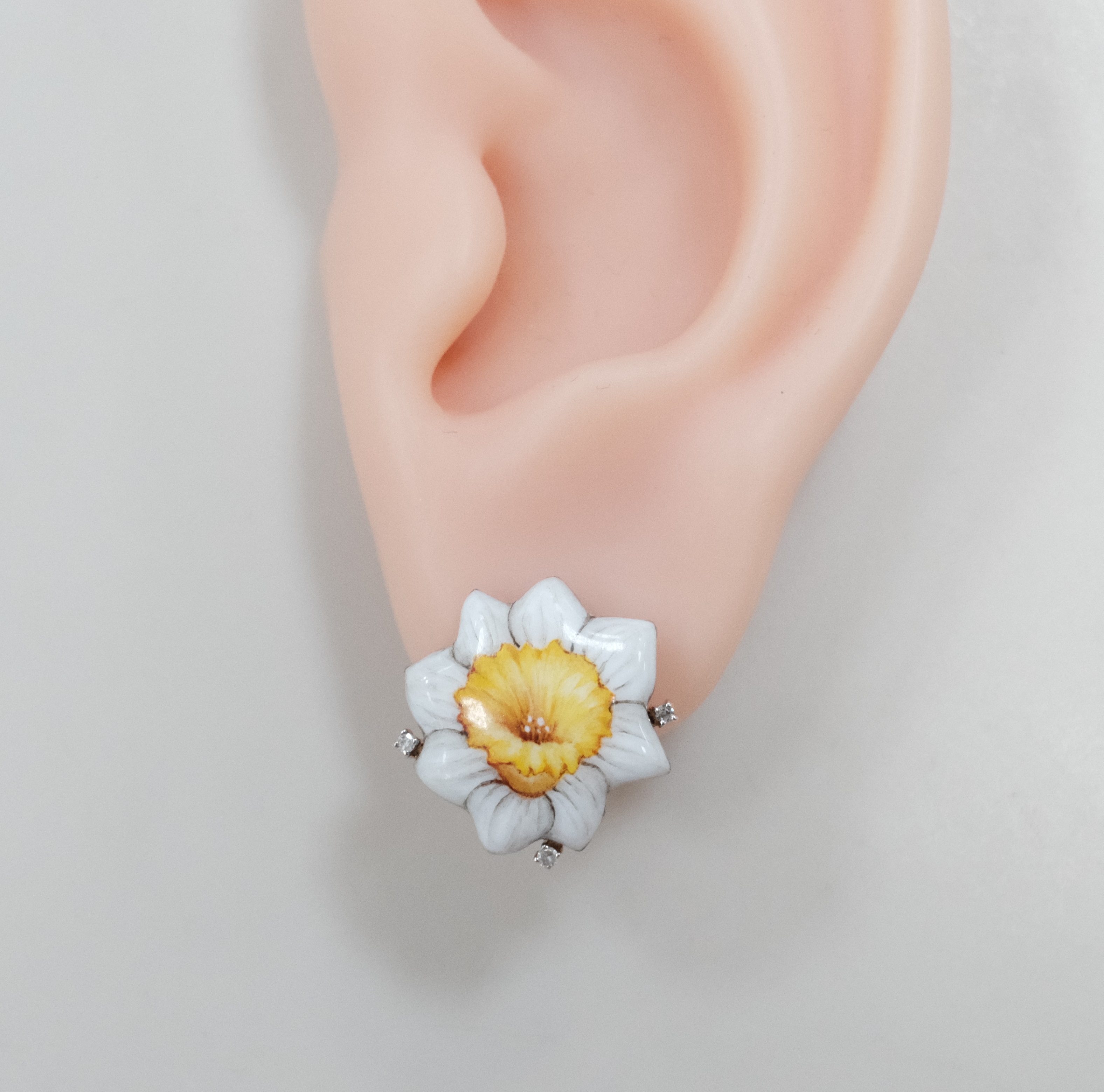 Серьги из золота с финифтью "Цветы"